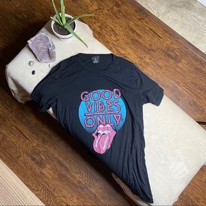 ✨2/$22 Frankie & Finnigan Graphic Tee